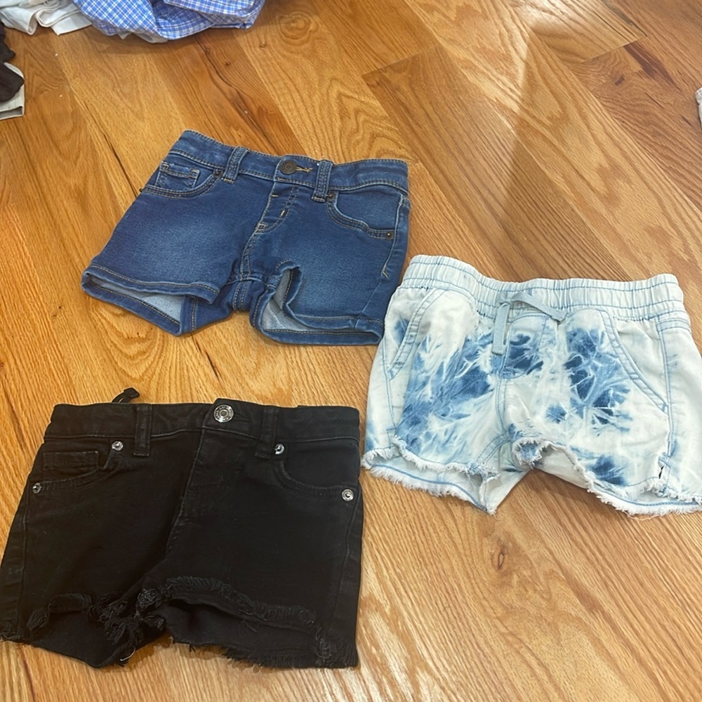 Girls Cat and Jack Jean shirts size xs 4/5